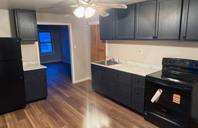 827 E Dewart St photos photos