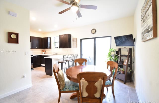 153 SE 33rd Pl - 153 Southeast 33rd Place, Homestead, FL 33033