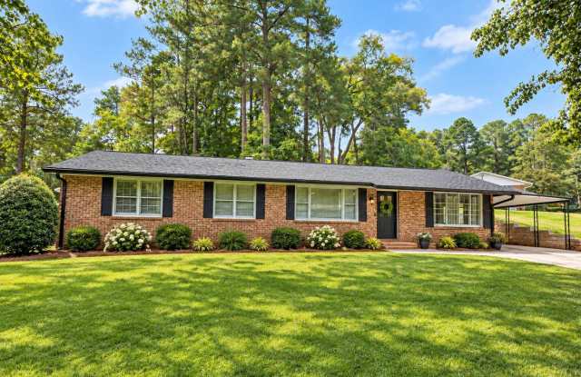 CORPORATE RENTAL - FULLY FURNISHED, 613 Westbury, Augusta, GA - 3 Bedrooms Classy Cutie! Gallery 1