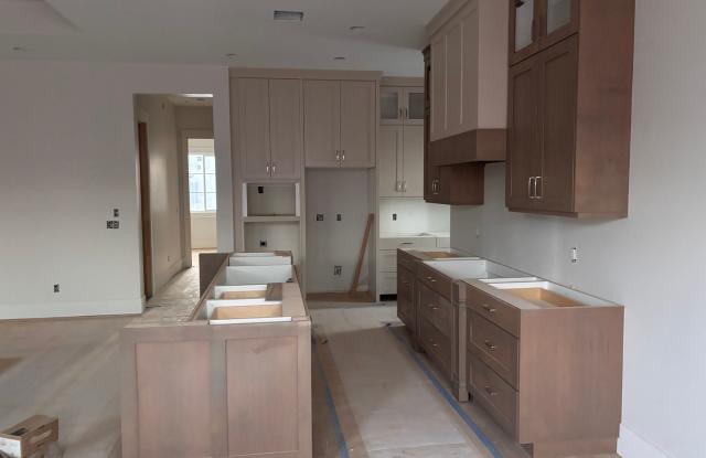 Beautiful 4 bed 3 bath home in Coral Canyon Gallery 4