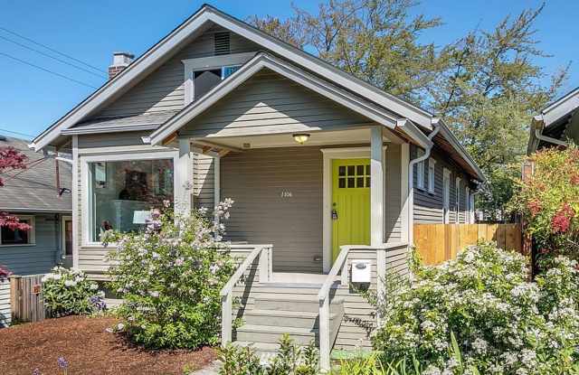 Spacious 5-Bedroom Home with Den  Backyard – U-District, Seattle, WA photos photos