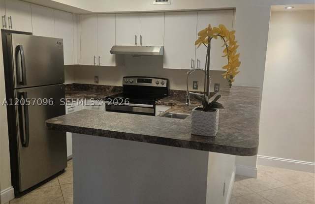 12124 Saint Andrews Pl Gallery 4