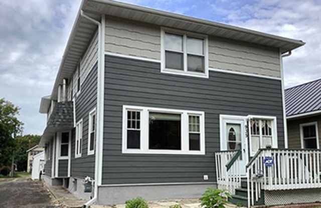 935 18th Ave SE Gallery 1