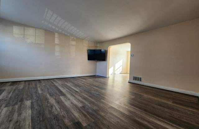 8137 BARKSDALE ROAD Gallery 3