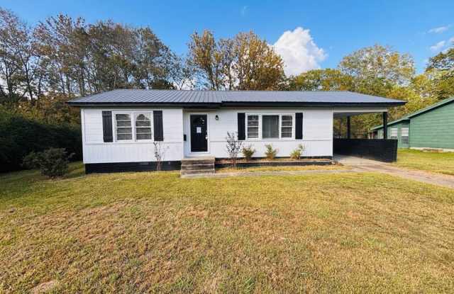 3220 Service Dr - 3220 Service Drive, Pearl, MS 39208