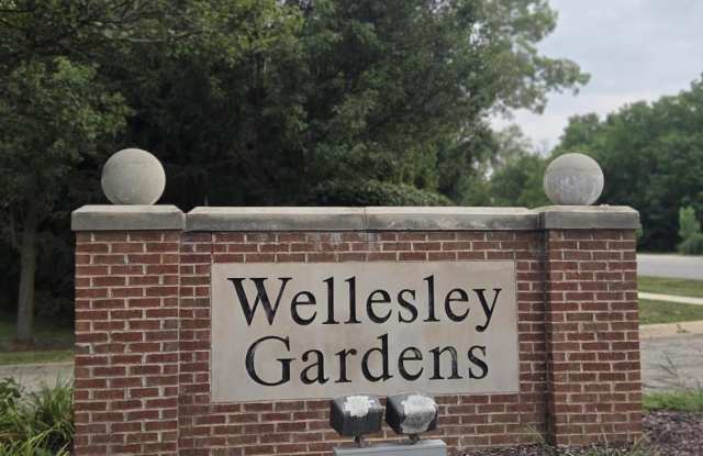 5722 Wellesley Lane Gallery 2
