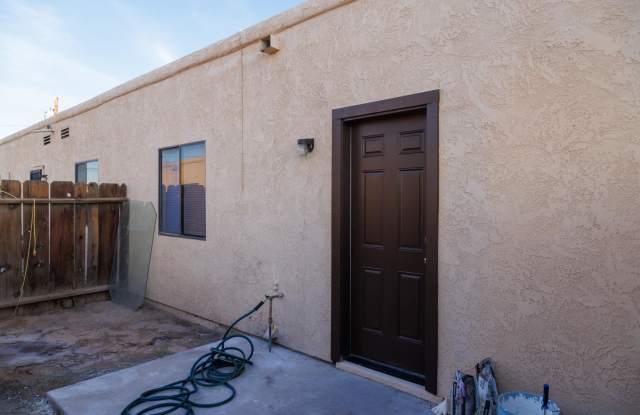 1945 S 1 Avenue Gallery 3