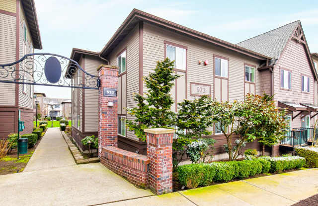 Urban Issaquah Highlands Condo - 973 Northeast Ingram Street, Issaquah, WA 98029