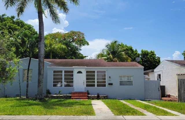 600 SW 44th Ct Gallery 1