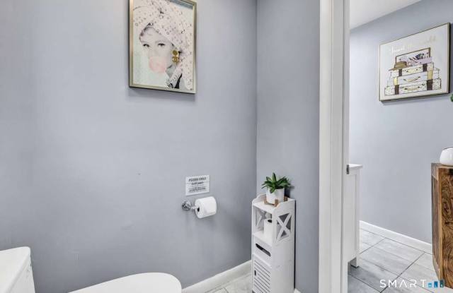110 Grenelle Street Gallery 4