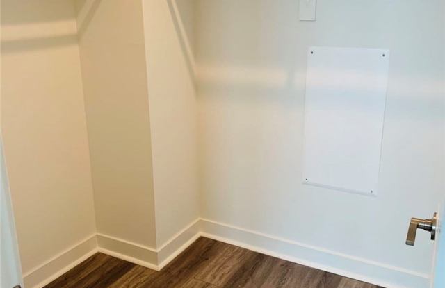 14327 Van Ness Avenue Gallery 3