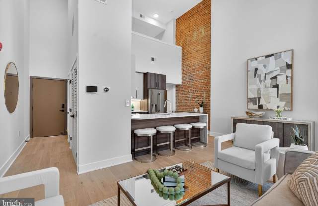 2440 ONTARIO RD NW Gallery 3