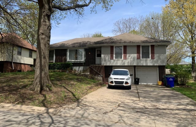 7500 E 119th St - 7500 East 119th Street, Grandview, MO 64030