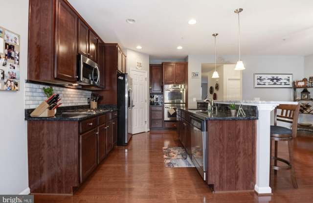 43863 CENTERGATE DRIVE Gallery 4