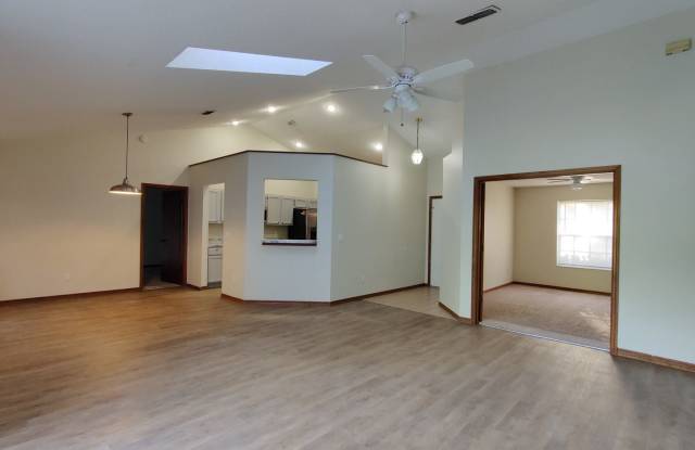 1314 Ashby Cir. Gallery 3