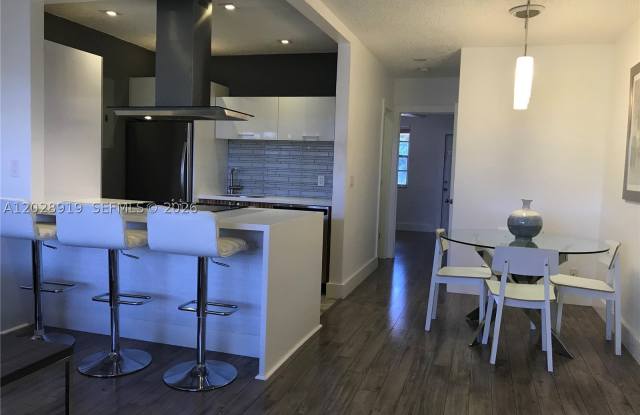 2915 Plunkett St photos photos