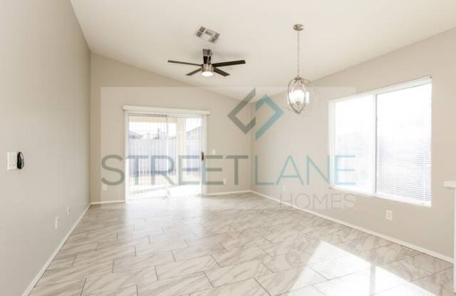 12203 West Dahlia Drive Gallery 4