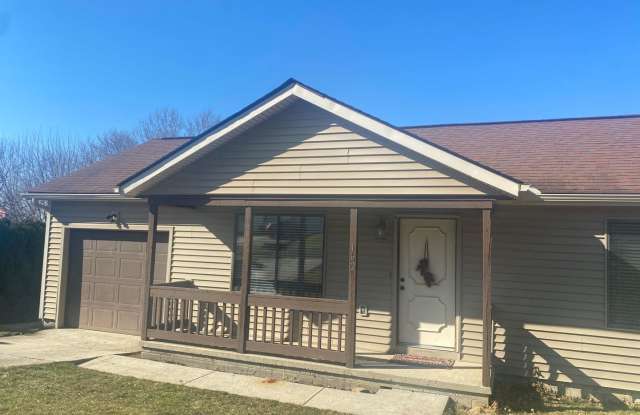 One level Home - 3 Bedroom w/ Garage- Available 08/05! Gallery 3
