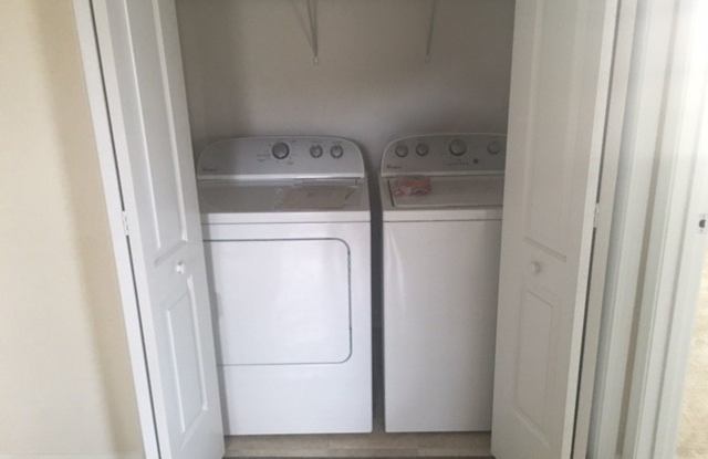 3 Bedroom 2.5 Half Bath House with 1 car garage Gallery 4