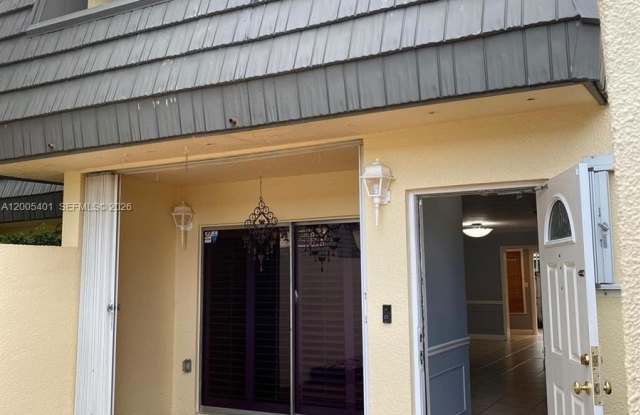 8761 SW 137th Ave photos photos