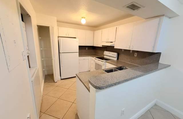 15410 SW 82 LaneUnit 815 Gallery 3