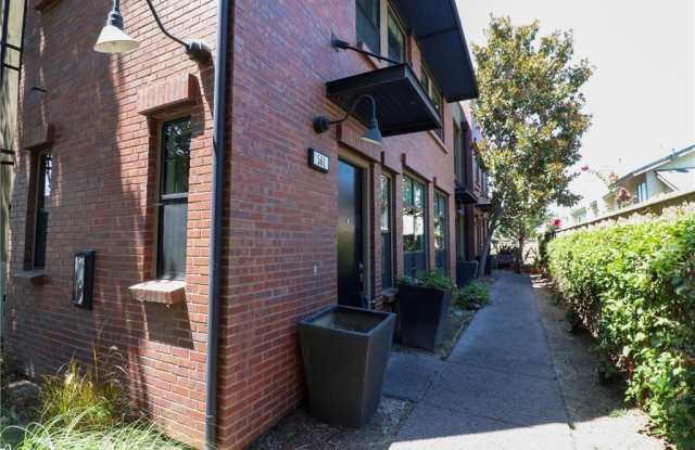 561 W Maple Avenue photos photos