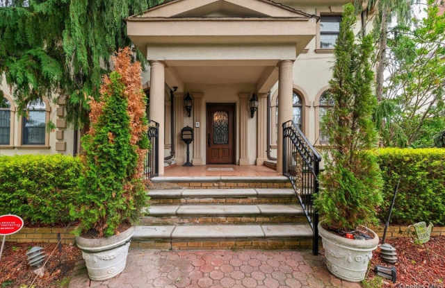363 Oak Avenue Gallery 2