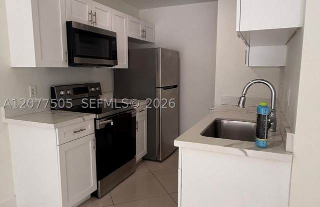 10230 Twin Lakes Dr Gallery 3