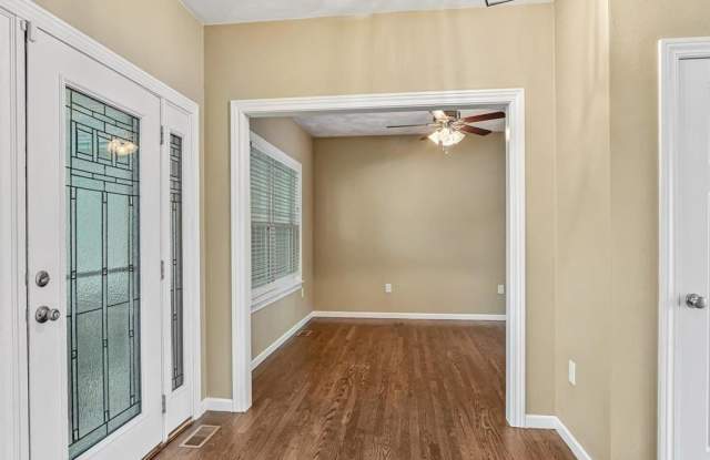 1200 Gregerson Ct Gallery 4
