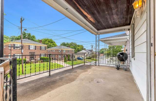 224 Bank Avenue photos photos