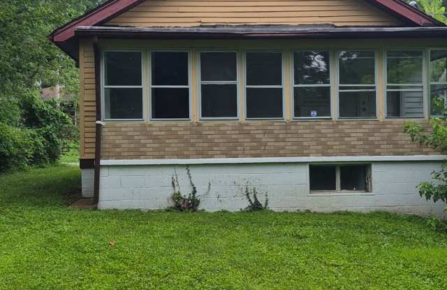 Lovely 2 Bedroom / 1 Bath for Rent - Section 8 Welcome Gallery 3