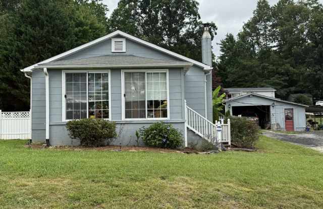 Adorable 2-Bedroom Cottage in Marion! photos photos Adorable 2-Bedroom Cottage in Marion! photos photos
