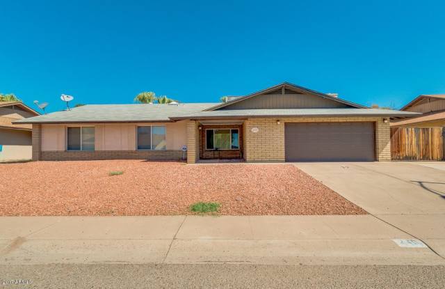 240 E HELENA Drive - 240 East Helena Drive, Phoenix, AZ 85022