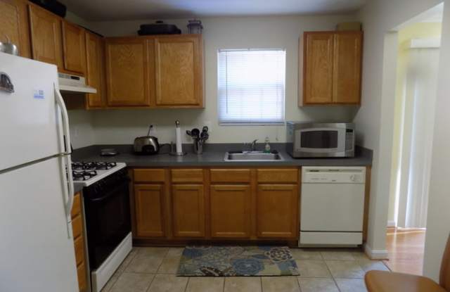 11915 Homestead Place Gallery 3