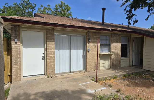 202 Northcrest Circle - D Gallery 3