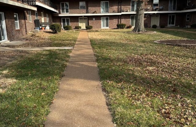 6917 Colonial Woods Dr. Unit 9 - 6917 Colonial Woods Drive, Mehlville, MO 63129