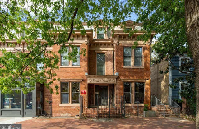 430 8TH STREET SE - 430 8th Street Southeast, Washington, DC 20003