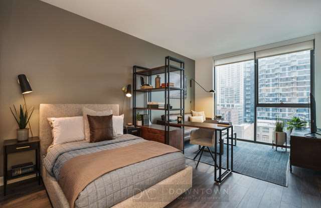 355 W Hubbard St photos photos
