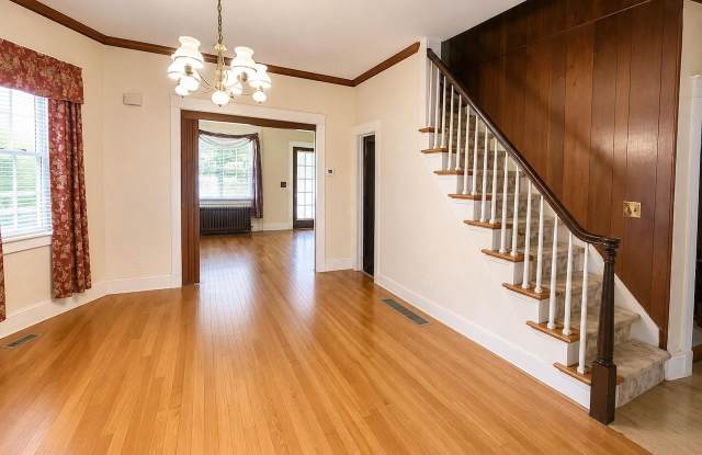 501 W NEWPORT PIKE Gallery 3