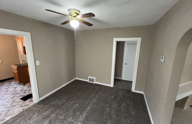 5738 Longwood Ave photos photos