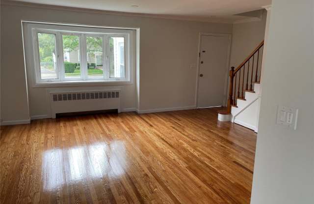 182 2nd Street - 182 2nd Street, Hicksville, NY 11801 182 2nd Street - 182 2nd Street, Hicksville, NY 11801