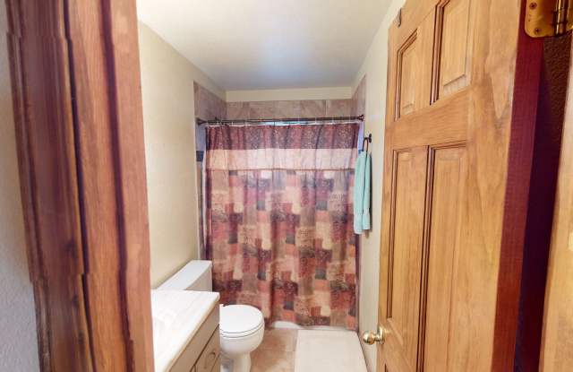 Newly remodeled 3 bedrooms, 2 bath home photos photos