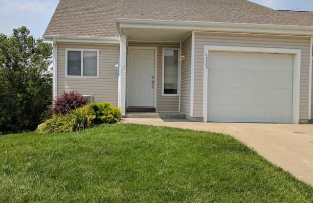 360° Virtual Tour ~ Walkout Basement - 1225 Newfoundland Drive, Manhattan, KS 66503