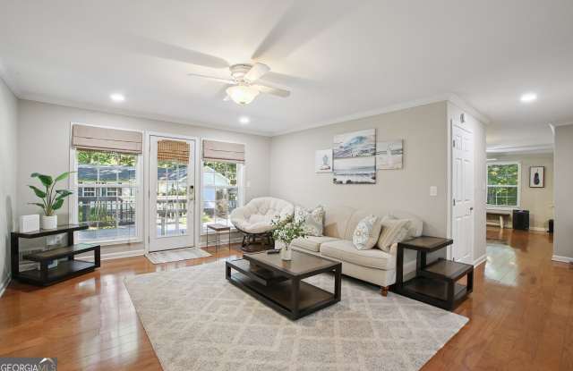 102 Hickory Drive Gallery 2