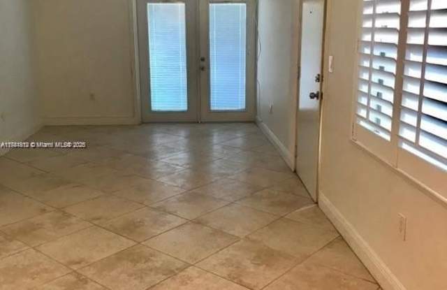 2545 S Bayshore Dr Gallery 2