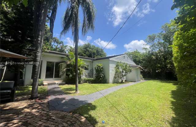 2450 Southwest 19th Avenue photos photos