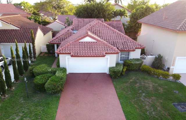 10380 NW 46th St photos photos