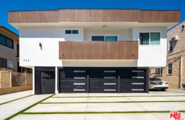 733 Hayworth Avenue Gallery 1