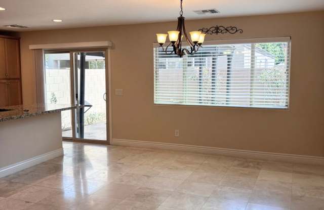 **STUNNING 4 BEDROOM/3 BATHROOM/2 CAR GARAGE/GATED COMMUNITY HOME IN MESA (SOUTHERN & LINDSAY)** Gallery 4