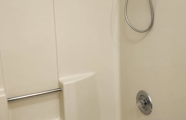 700 N Franklin Blvd photos photos